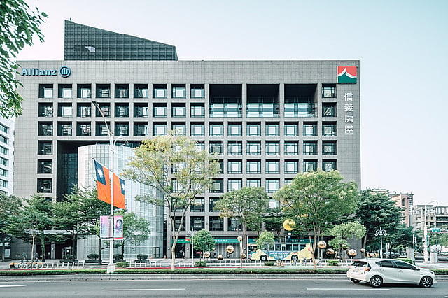 信義房屋大樓