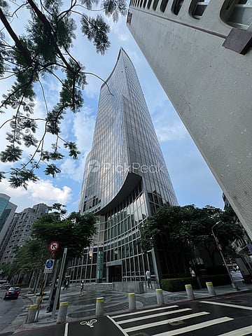 台新金控大樓