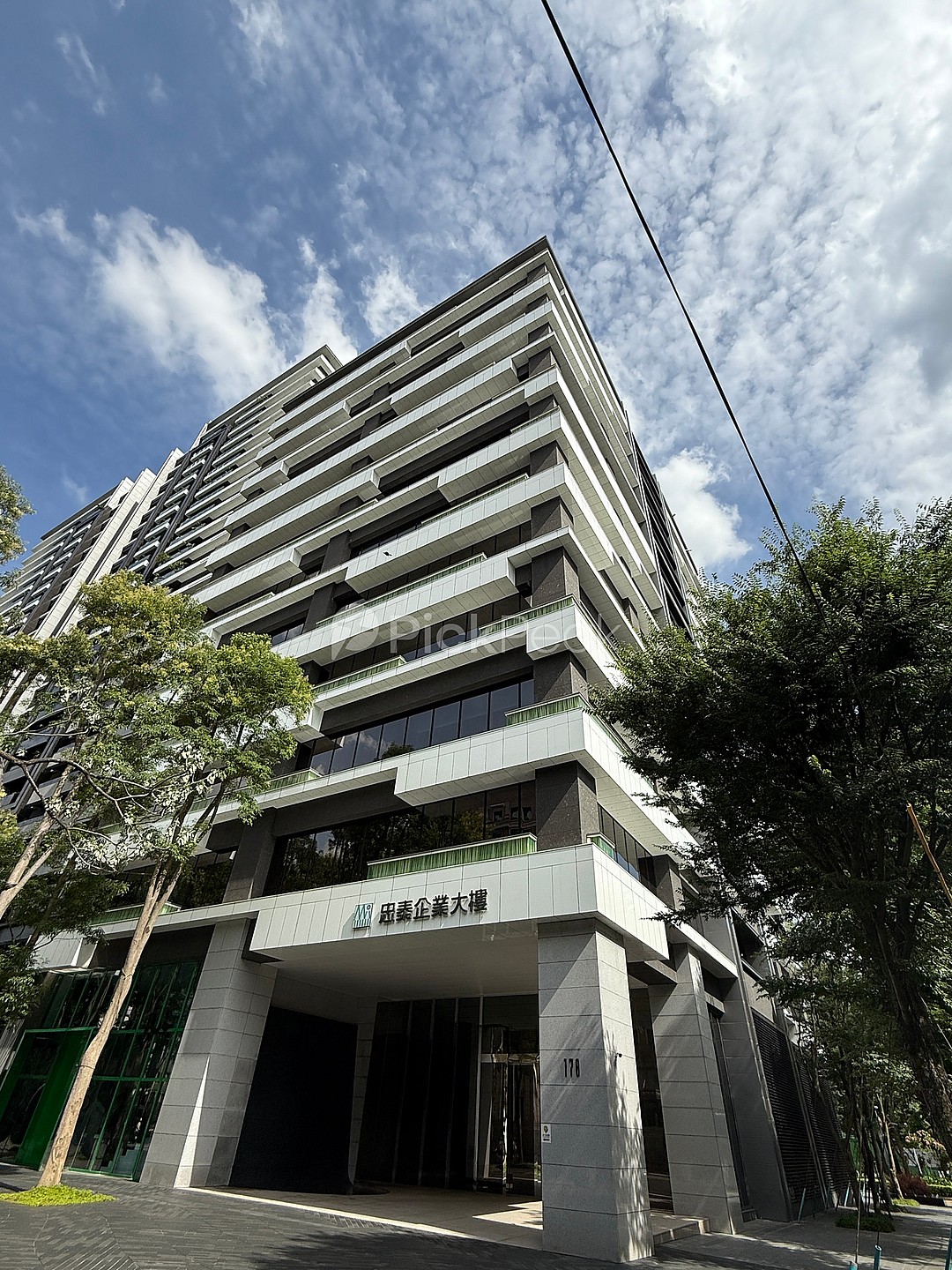 忠泰企業大樓