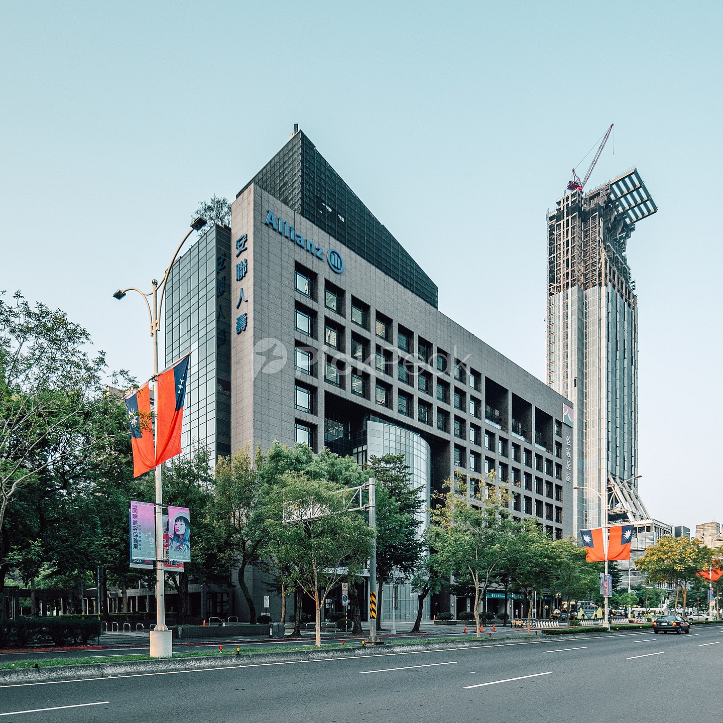 信義房屋大樓